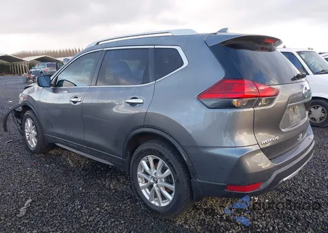 2017 Nissan Rogue Sv z USA, uszkodzony, nr VIN 5N1AT2MV1HC792341